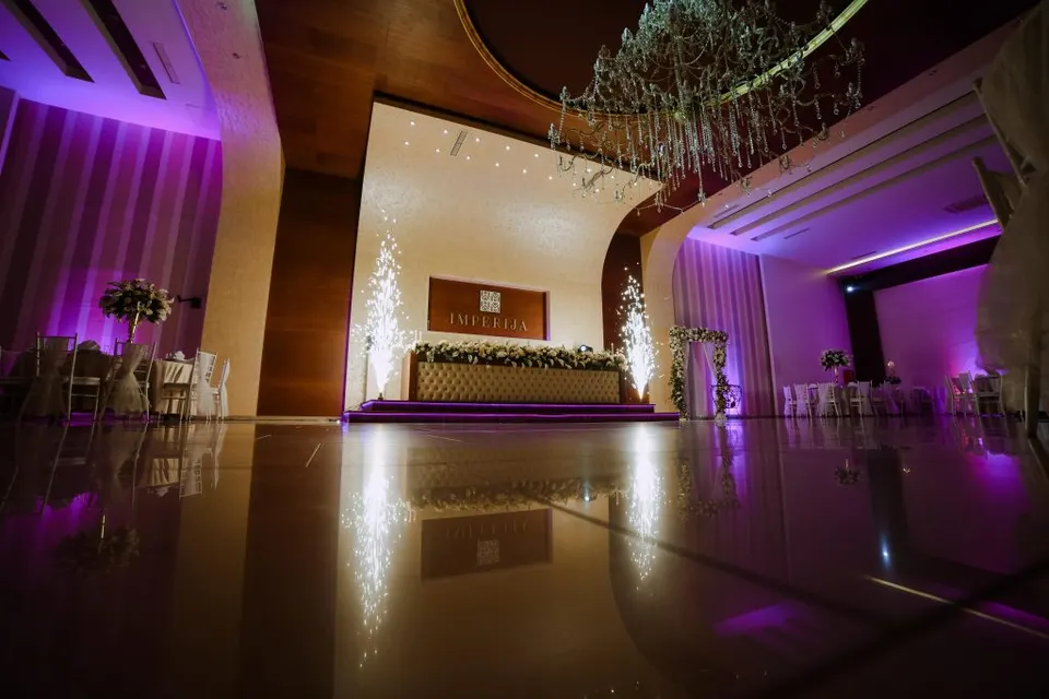 Imperija M — sala za proslave, Borča